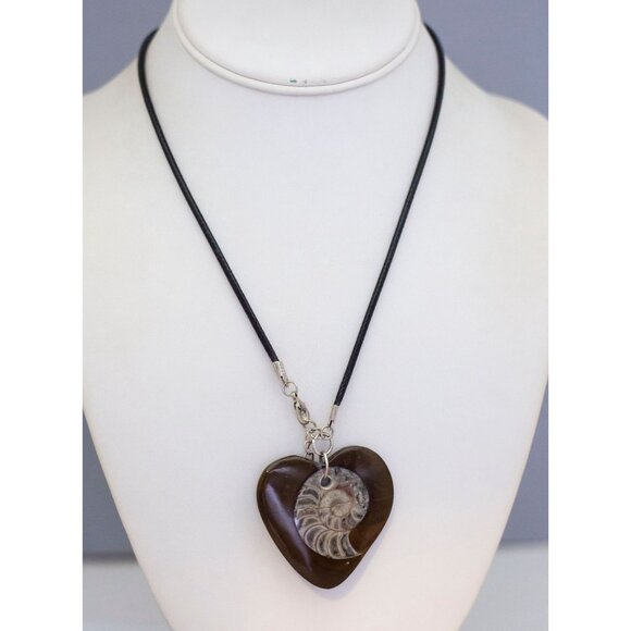 18 inch, Vintage Brown Heart Stone Pendant Necklace | CA1 - Picture 2 of 3